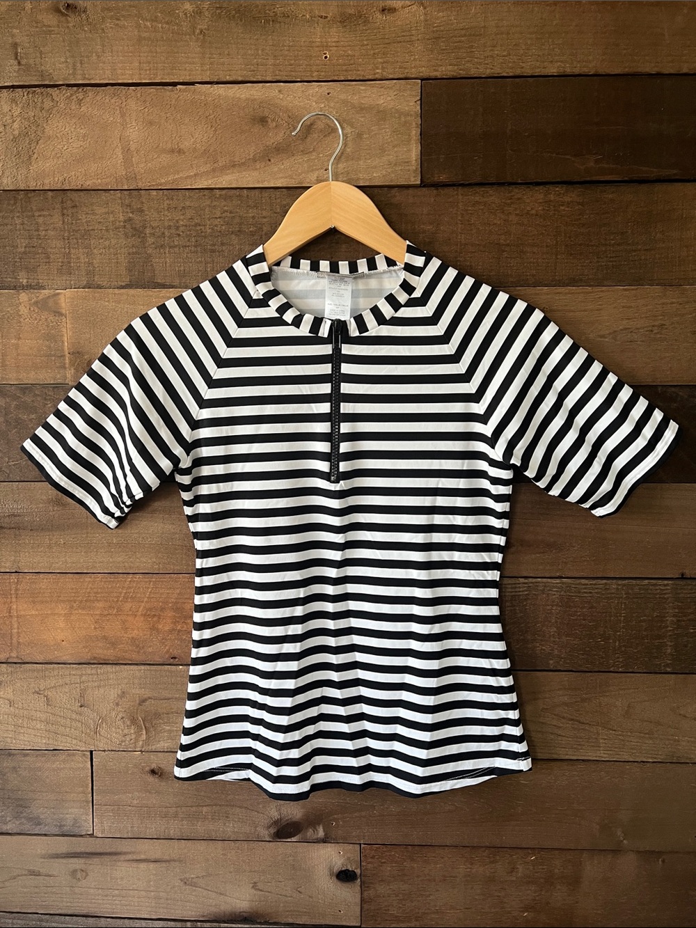 Tommy Bahama Women's Short Sleeve Swim Sun Rash Guard Black White Stripe Small